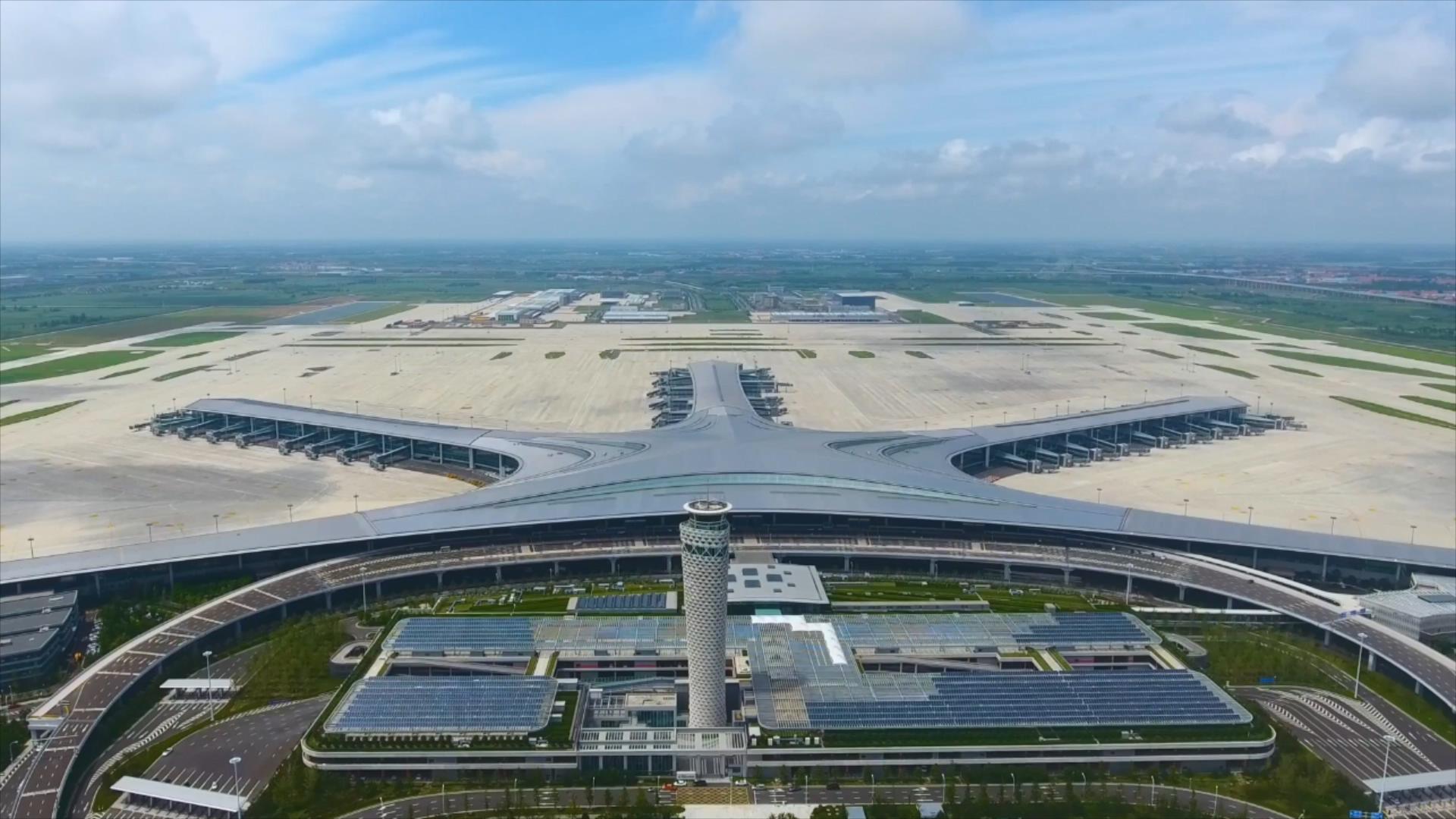 C:\Users\zhangyunming\Desktop\青岛机场海信智能交通视频。(1).mov_20220509_142018334.jpg