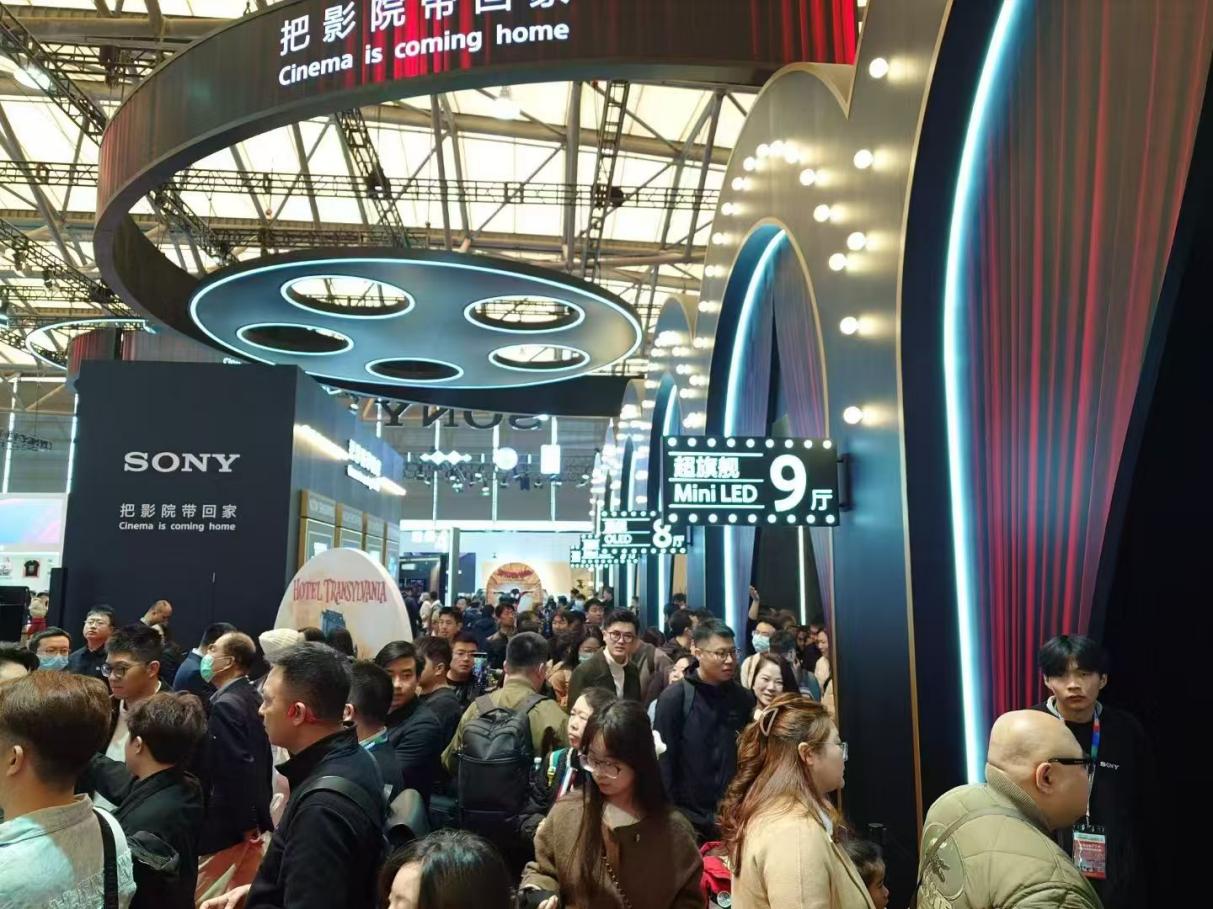 AWE2025开幕：AI科技赋能产业融合，AI生活引领未来潮流-视听圈