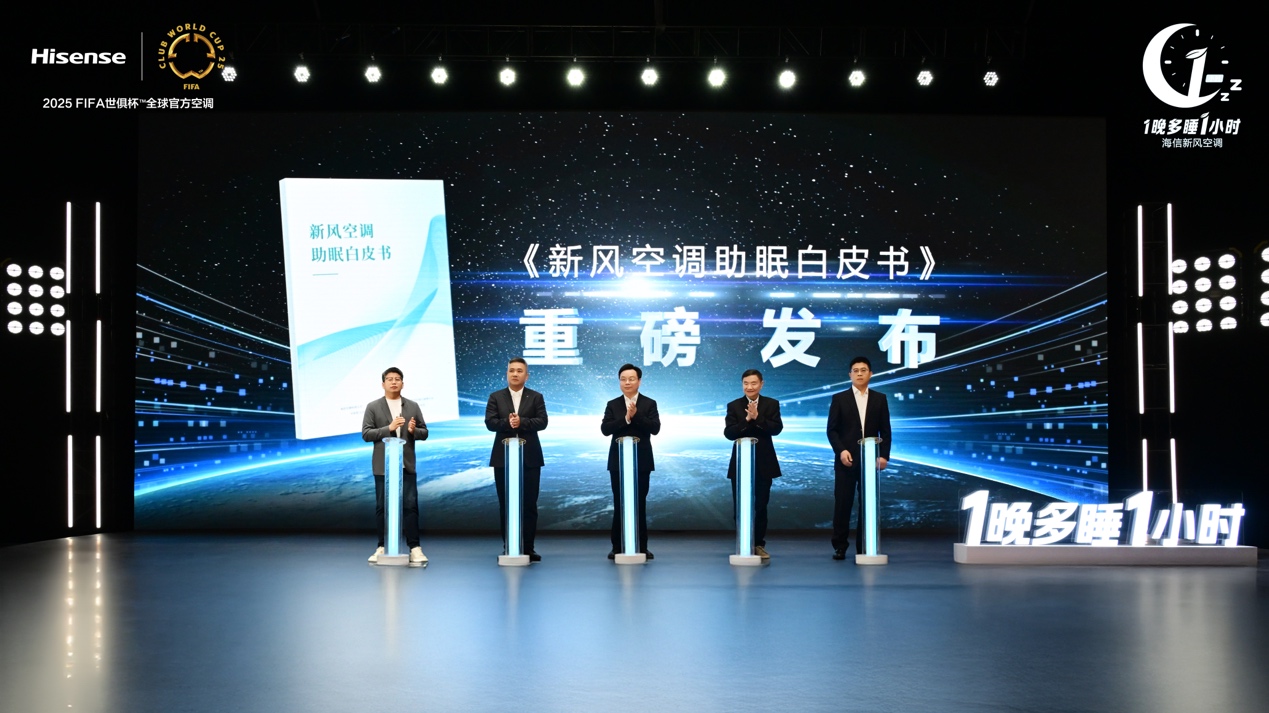 图片包含 室内, 桌子, 电路, 电脑 描述已自动生成