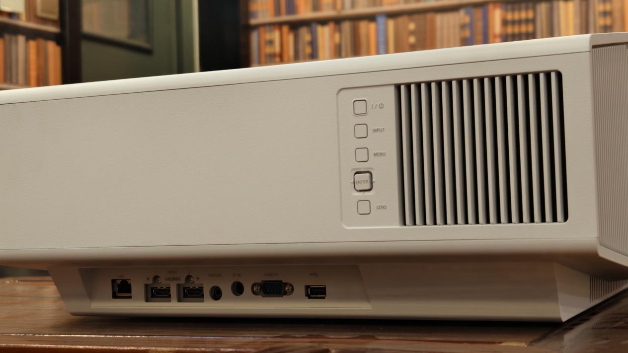 画质轻旗舰,索尼家用投影P7(VPL-XW5100)如何点亮原生4K沉浸巨幕?-视听圈