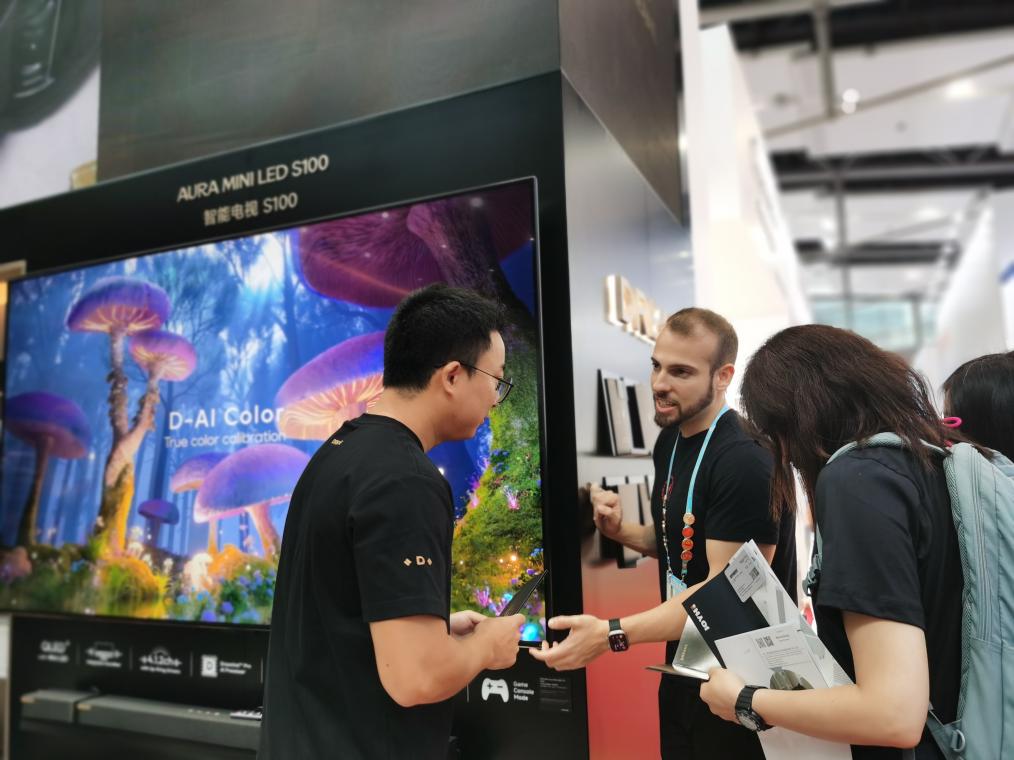 追觅电视S100和V3000广交会引发围观 Aura Mini LED技术成焦点-视听圈