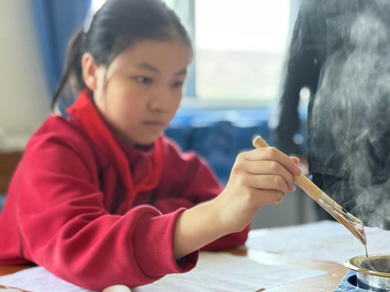 海信冰箱・雨辰助学走进沂南 为革命老区捐赠急需教学物资-视听圈