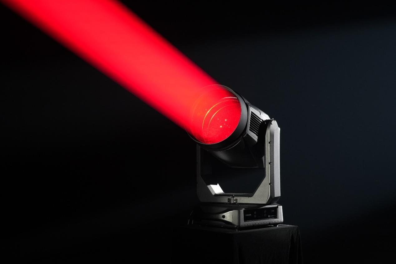 光峰科技推出QUASAR(星穹)全彩激光探照灯 攻克大型盛典灯光难题-视听圈