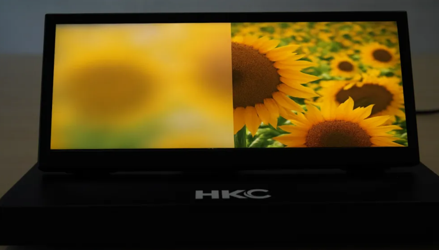 12.3英寸！行业首款RGB-Mini LED车载显示屏来了，出品方又是“它”-视听圈