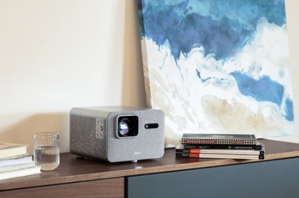 3000流明+4LED!万元智能投影“高端局”又迎一行业“老炮”入场-视听圈