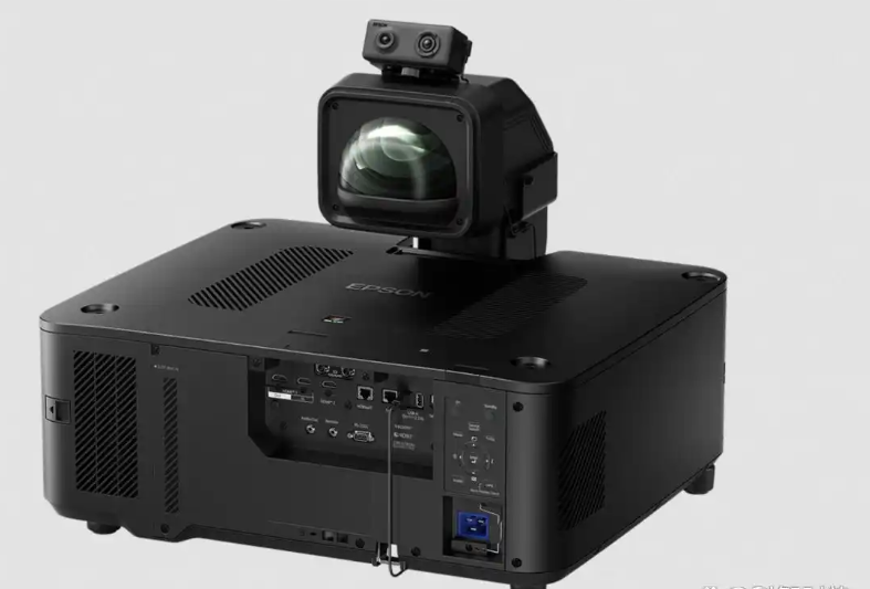 爆料!全球最轻30000流明激光4K投影机来了,出品方是“它”-视听圈