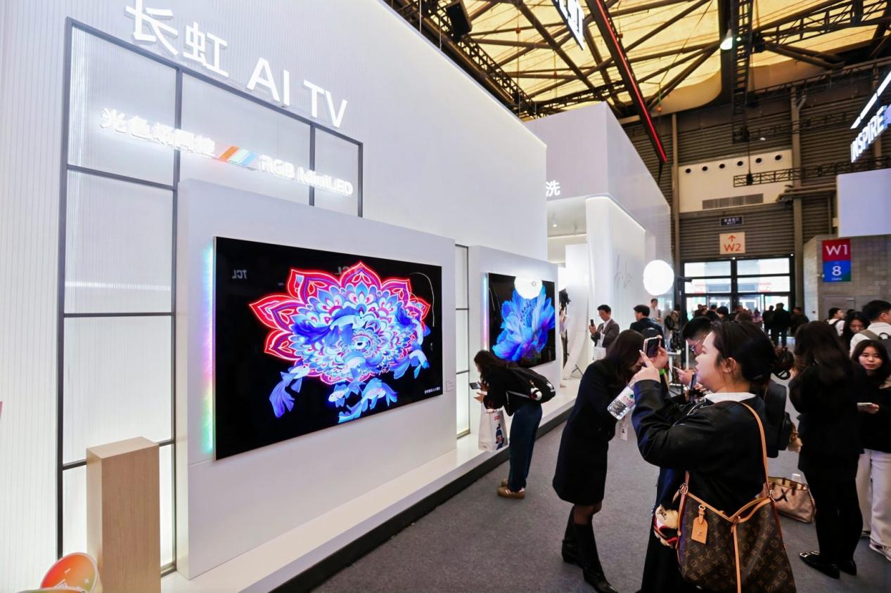 画质天花板！长虹电视发布行业首款“光色场同控”RGB MiniLED-视听圈