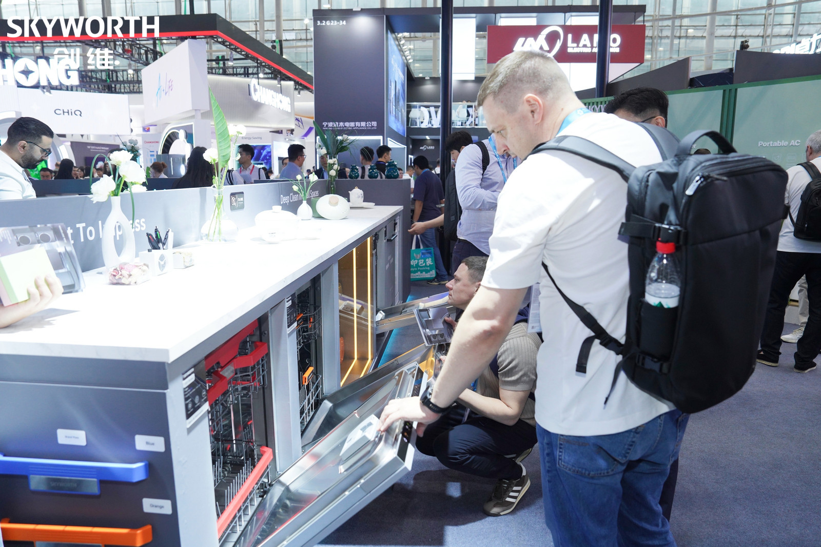 创维亮相第139届广交会,“AI 科技+绿色生态”驱动品牌全球升维-视听圈