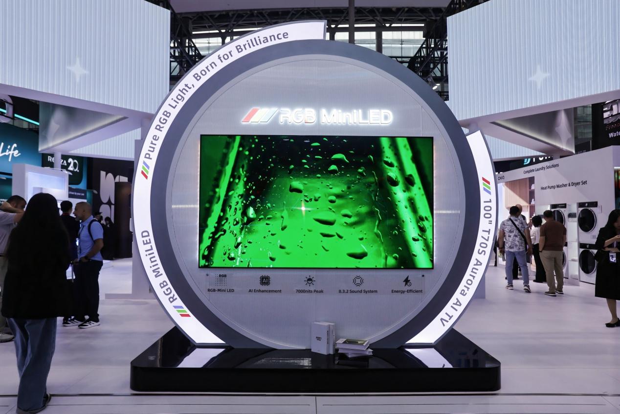 广交会直击:行业首款光色场同控RGB MiniLED圈粉全球客商-视听圈