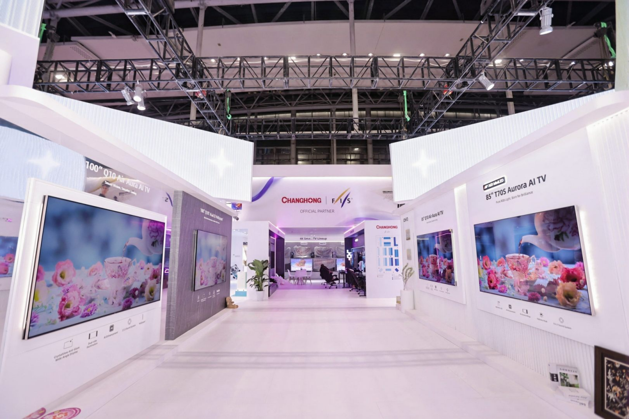 广交会直击:行业首款光色场同控RGB MiniLED圈粉全球客商-视听圈