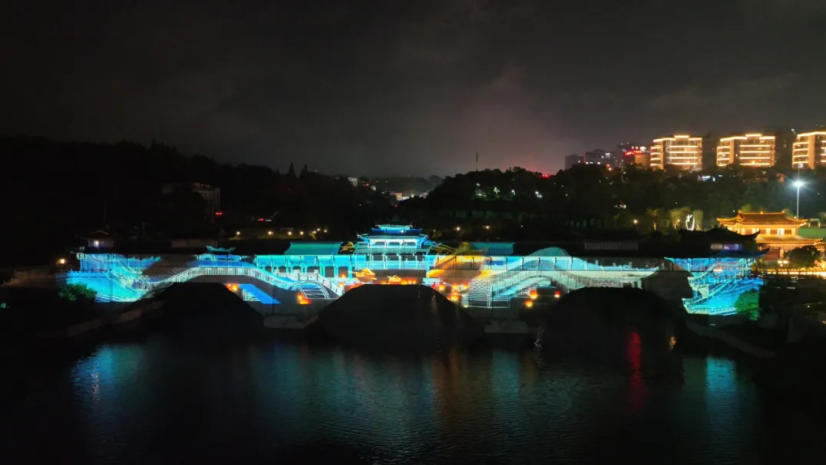 走进光影，把一座山、一条河、一面城墙，变成“能出圈”的夜游舞台-视听圈
