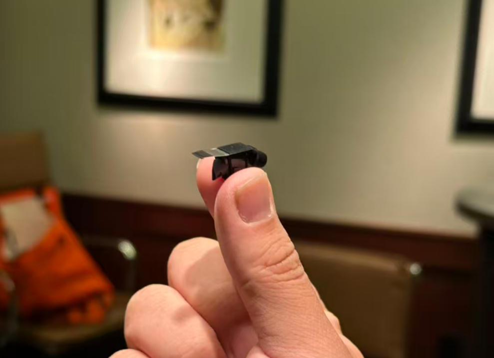 AI眼镜爆发前夜，上游供应商正在筑牢“底线”-视听圈