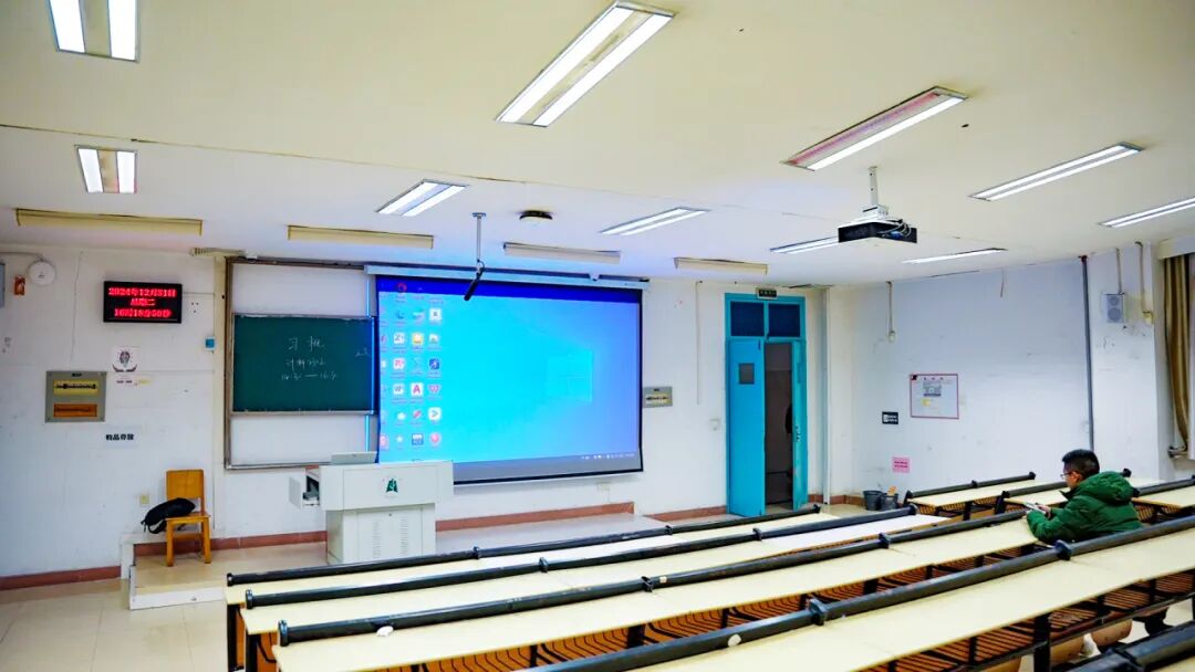 多校中标！光峰激光投影护航多地智慧教室建设-视听圈